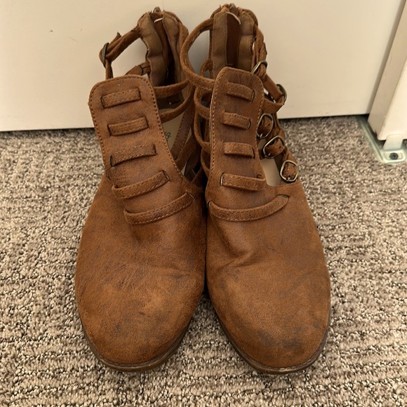 Brown cut out booties, shoe dazzle - Picture 2 of 4